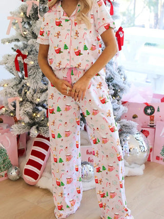 Christmas Spirit Cute Holiday Print Short Sleeve Shirt and Pants 2pcs Pajama Set - A Roese Boutique