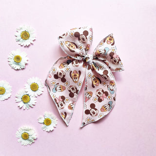 Fab 5 Daisies Elle Bow - A Roese Boutique