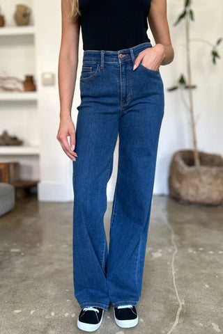 Judy Size High Rise Straight Jeans - A Roese Boutique