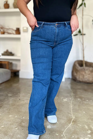 Judy Size High Rise Straight Jeans - A Roese Boutique