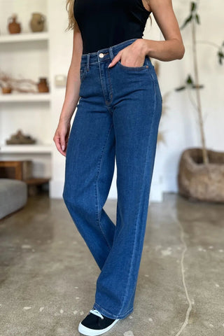 Judy Size High Rise Straight Jeans - A Roese Boutique