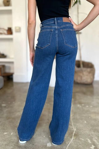 Judy Size High Rise Straight Jeans - A Roese Boutique