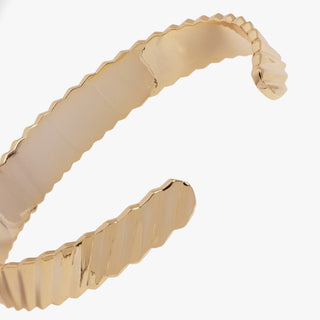 Palm Textured Cuff - A Roese Boutique