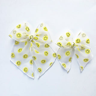 Smile Flocked Elle Bow - A Roese Boutique